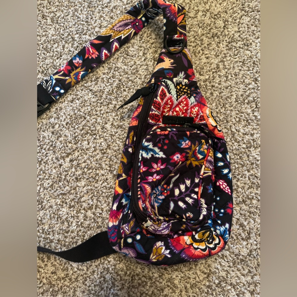 Vera Bradley Crossbody Purse. Great condition!!